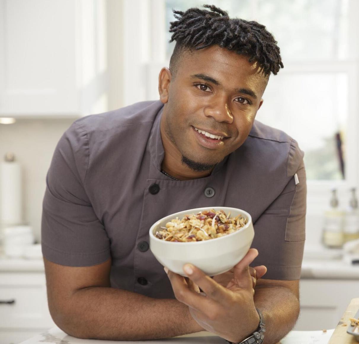 DeliciouslyHealthy Granola_PW4A0048.jpg